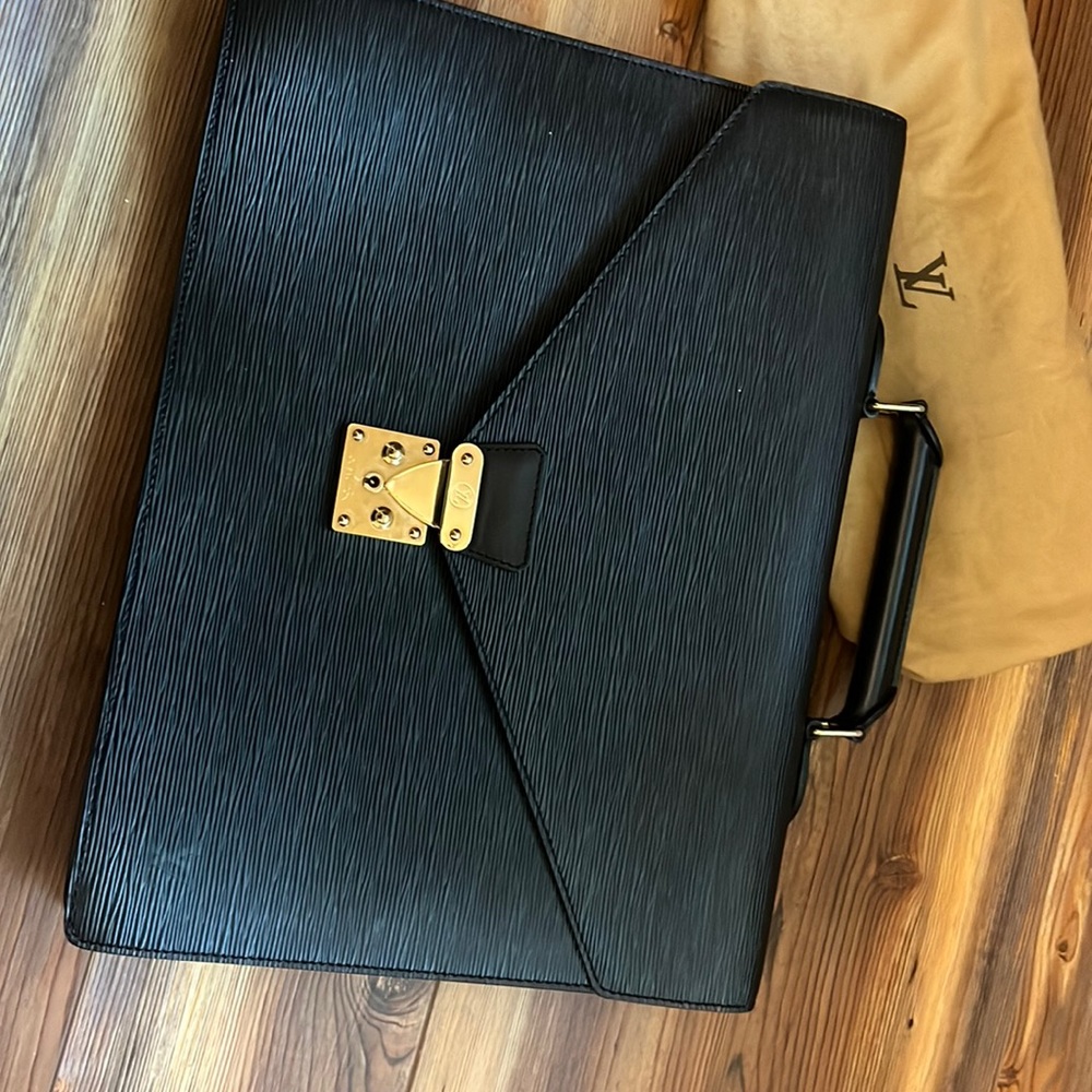 Louis Vuitton Briefcase *Authentic* no damage